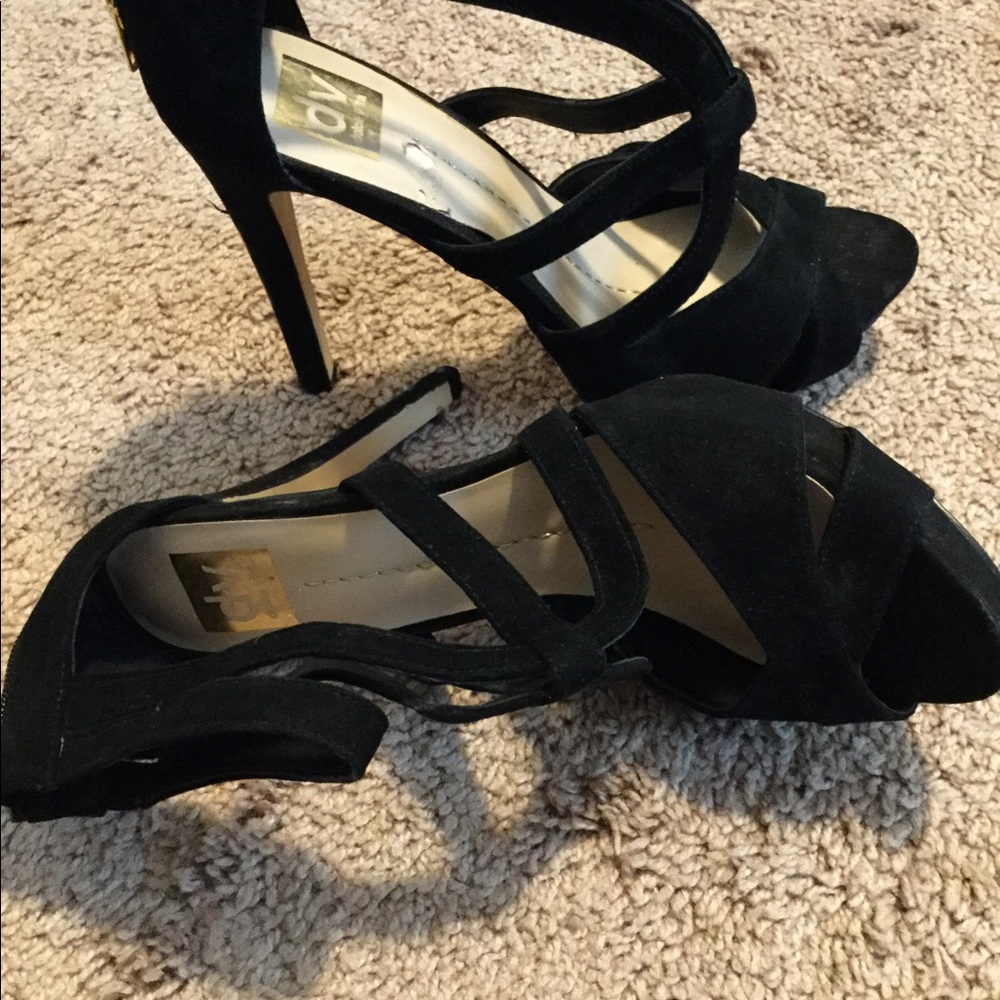 Ladies Heels - image 4